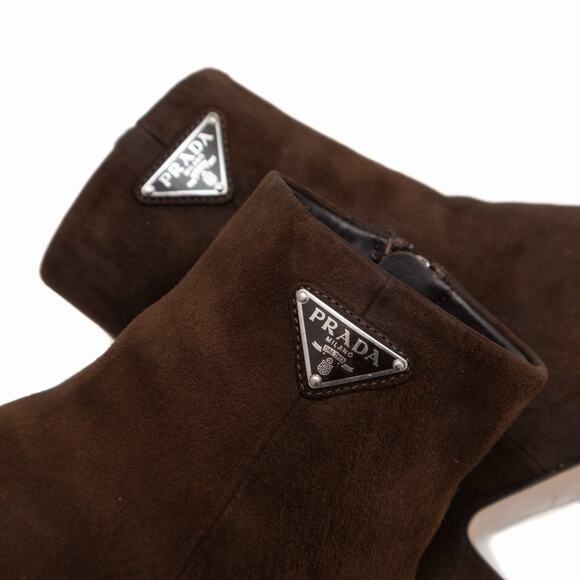 1.6k.$ Prada Brown Suede Block Heel Ankle Side Zip Triangle Logo Boots 35 US:5 - Picture 10 of 14